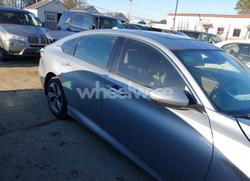 Photo 13 of 2018 Honda Accord EX-L 2.0T (VIN 1HGCV2F54JA018639)