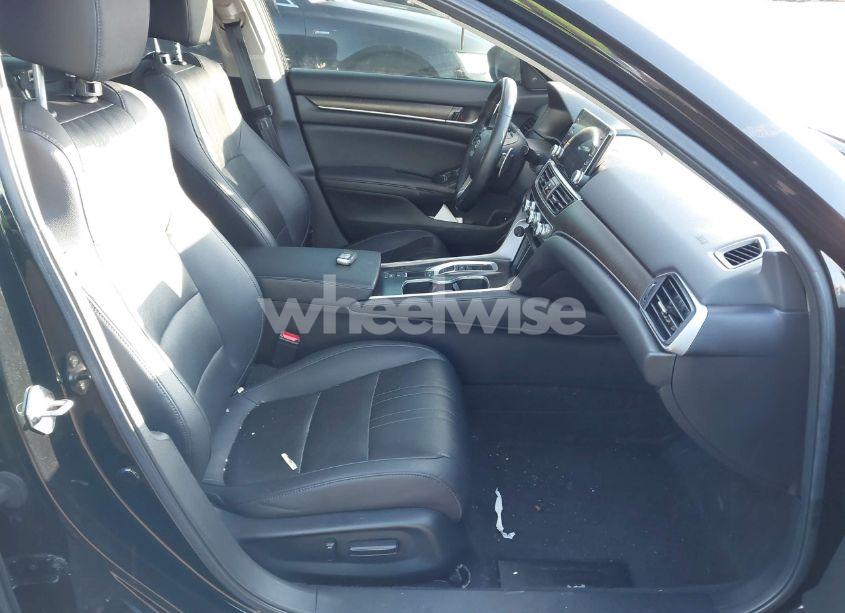 Photo 5 of 2019 Honda Accord EX-L 2.0T (VIN 1HGCV2F54KA014608)