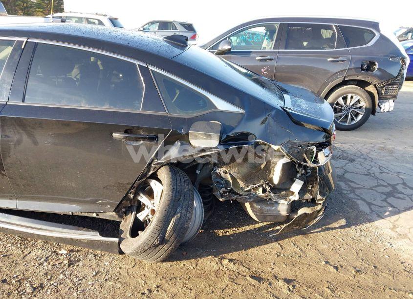 Photo 6 of 2019 Honda Accord EX-L 2.0T (VIN 1HGCV2F54KA014608)