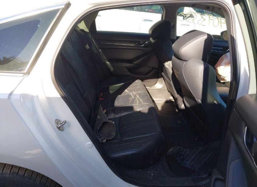 Photo 8 of 2018 Honda Accord EX-L 2.0T (VIN 1HGCV2F55JA019363)