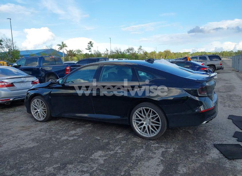Photo 14 of 2018 Honda Accord EX-L 2.0T (VIN 1HGCV2F55JA026040)