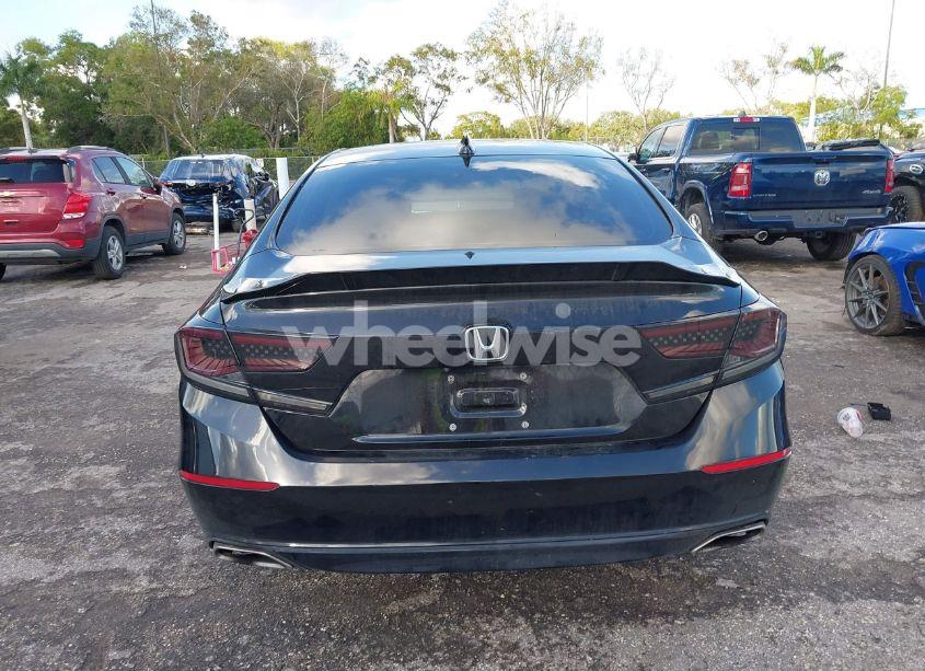 Photo 16 of 2018 Honda Accord EX-L 2.0T (VIN 1HGCV2F55JA026040)