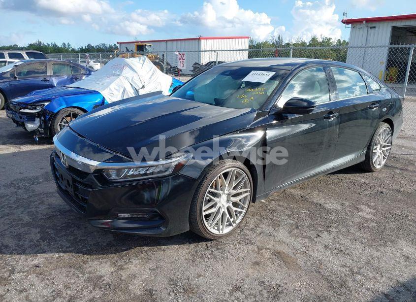 Photo 2 of 2018 Honda Accord EX-L 2.0T (VIN 1HGCV2F55JA026040)