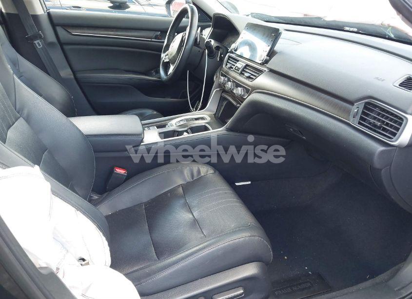 Photo 5 of 2018 Honda Accord EX-L 2.0T (VIN 1HGCV2F55JA026040)