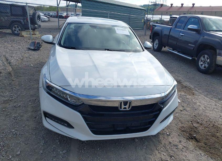 Photo 12 of 2018 Honda Accord EX-L 2.0T (VIN 1HGCV2F55JA033117)