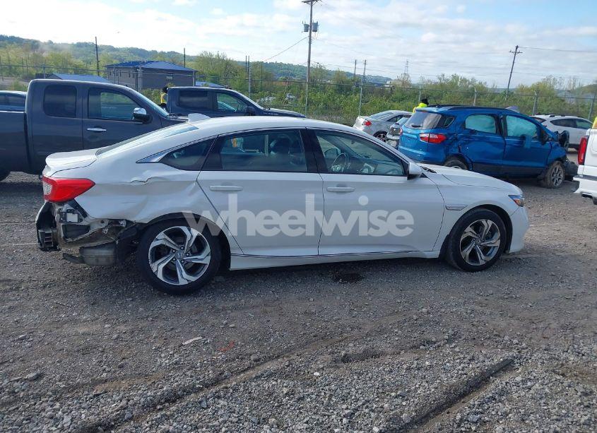 Photo 13 of 2018 Honda Accord EX-L 2.0T (VIN 1HGCV2F55JA033117)