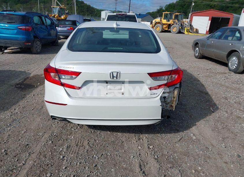 Photo 16 of 2018 Honda Accord EX-L 2.0T (VIN 1HGCV2F55JA033117)