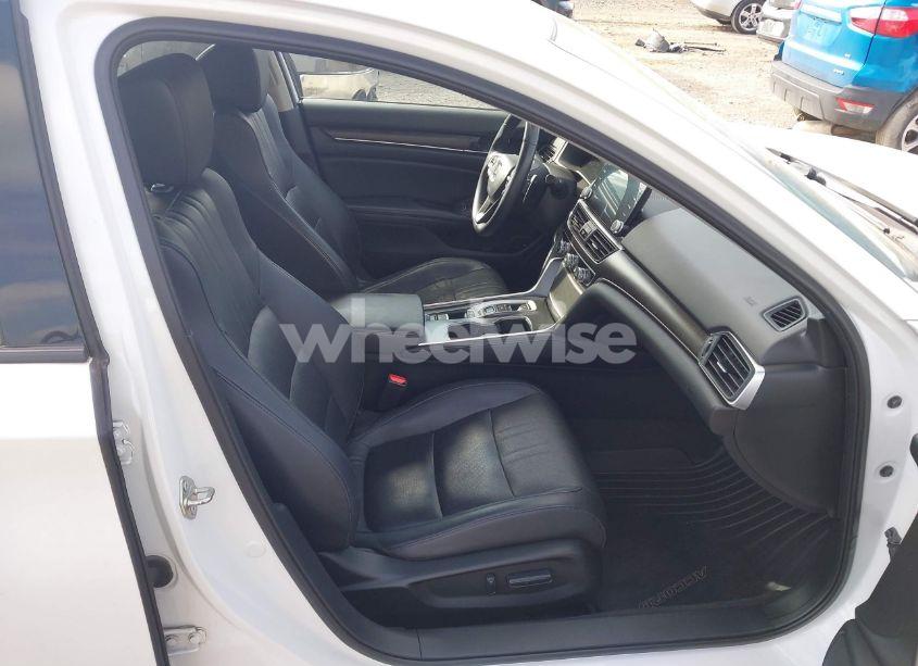 Photo 5 of 2018 Honda Accord EX-L 2.0T (VIN 1HGCV2F55JA033117)