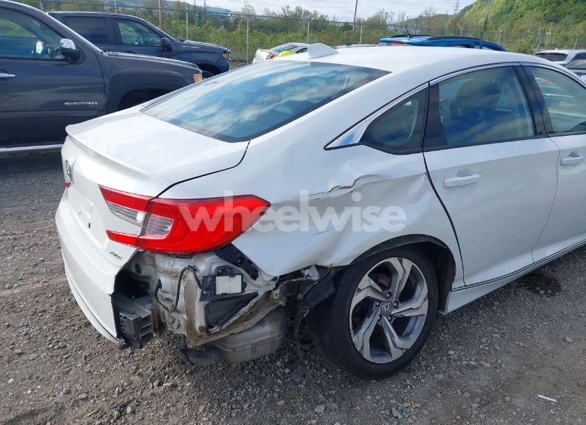 Photo 6 of 2018 Honda Accord EX-L 2.0T (VIN 1HGCV2F55JA033117)