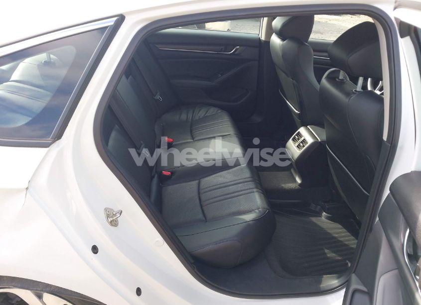 Photo 8 of 2018 Honda Accord EX-L 2.0T (VIN 1HGCV2F55JA033117)