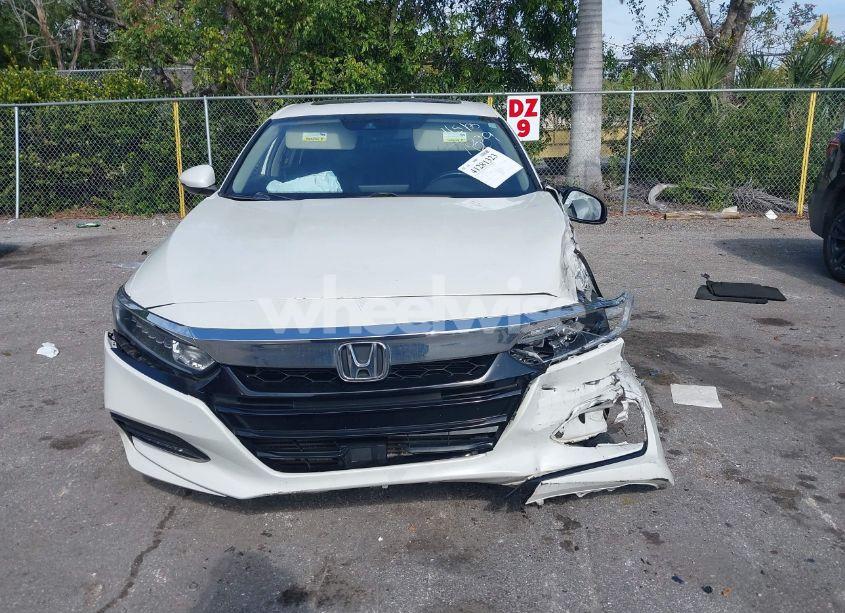 Photo 12 of 2018 Honda Accord EX-L 2.0T (VIN 1HGCV2F57JA017839)
