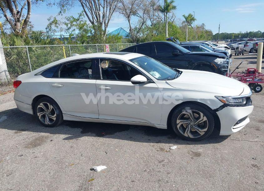 Photo 13 of 2018 Honda Accord EX-L 2.0T (VIN 1HGCV2F57JA017839)