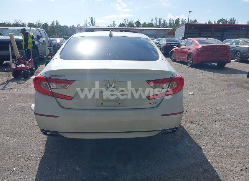 Photo 16 of 2018 Honda Accord EX-L 2.0T (VIN 1HGCV2F57JA017839)
