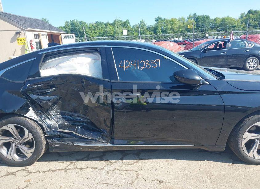 Photo 13 of 2018 Honda Accord EX-L 2.0T (VIN 1HGCV2F58JA003660)