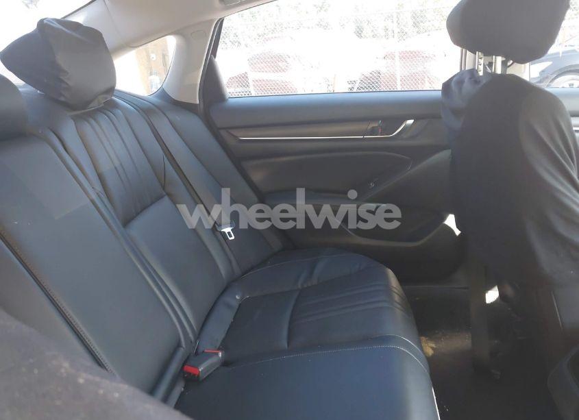 Photo 8 of 2018 Honda Accord EX-L 2.0T (VIN 1HGCV2F58JA003660)