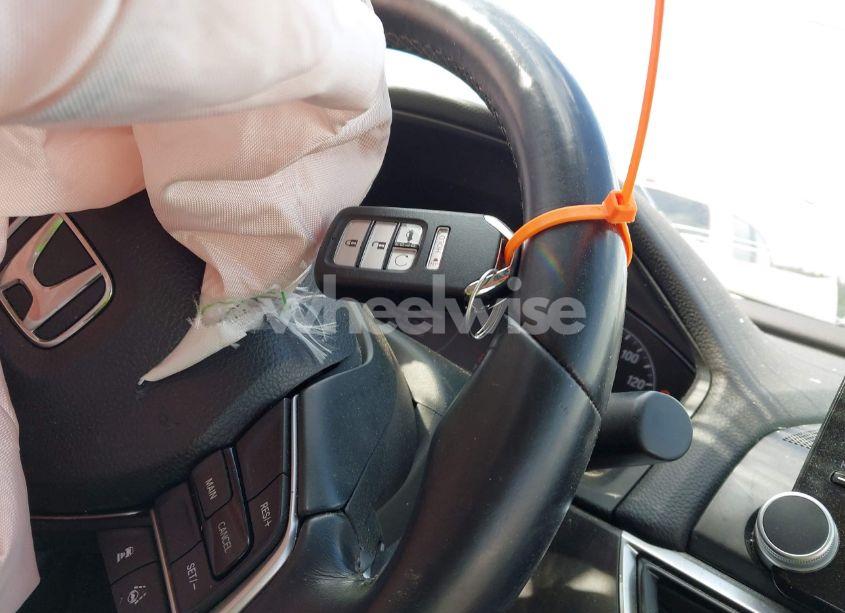 Photo 11 of 2018 Honda Accord EX-L 2.0T (VIN 1HGCV2F58JA009037)