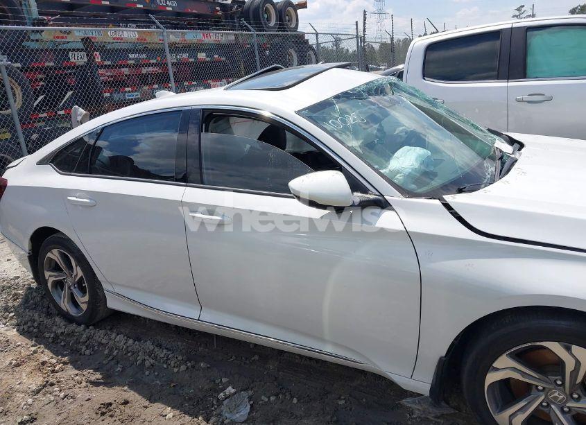 Photo 13 of 2018 Honda Accord EX-L 2.0T (VIN 1HGCV2F58JA009037)