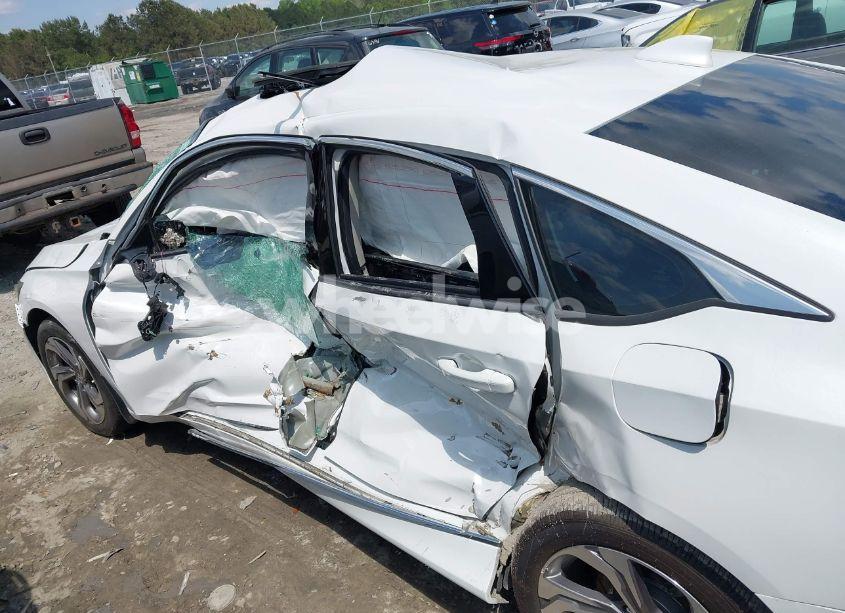 Photo 14 of 2018 Honda Accord EX-L 2.0T (VIN 1HGCV2F58JA009037)