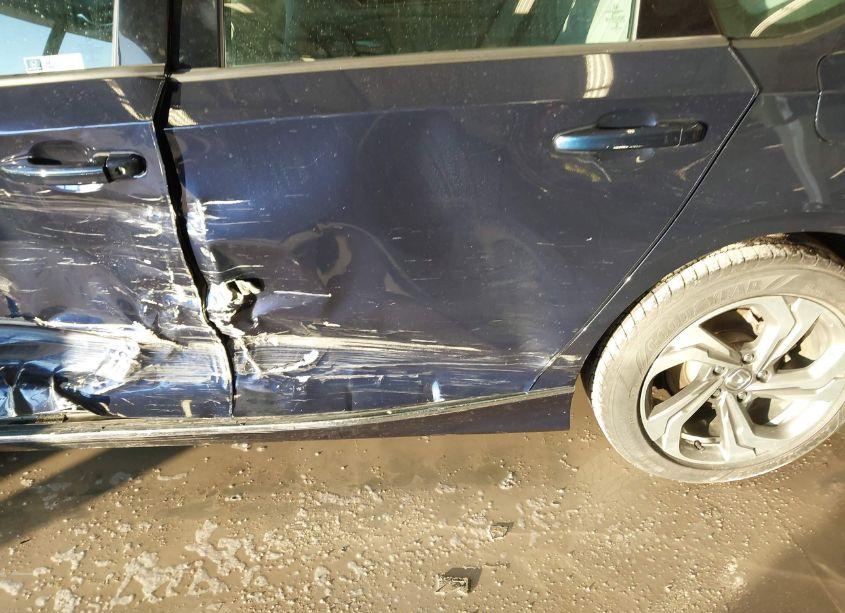 Photo 18 of 2018 Honda Accord EX-L 2.0T (VIN 1HGCV2F58JA011564)