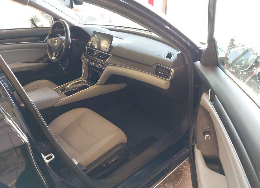 Photo 5 of 2018 Honda Accord EX-L 2.0T (VIN 1HGCV2F58JA011564)