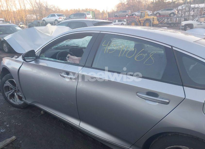 Photo 15 of 2018 Honda Accord EX-L 2.0T (VIN 1HGCV2F58JA017770)