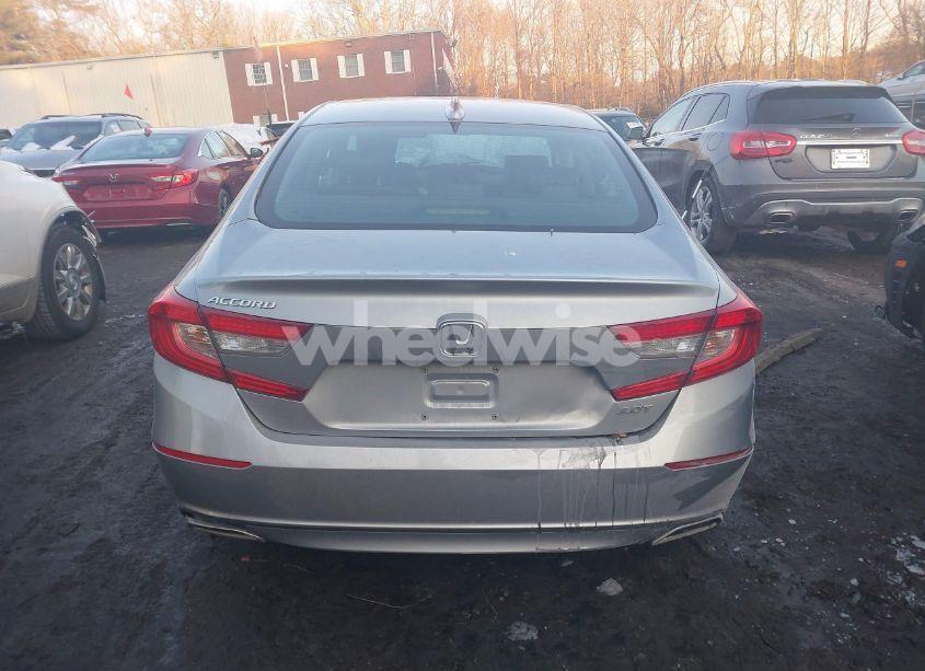 Photo 17 of 2018 Honda Accord EX-L 2.0T (VIN 1HGCV2F58JA017770)