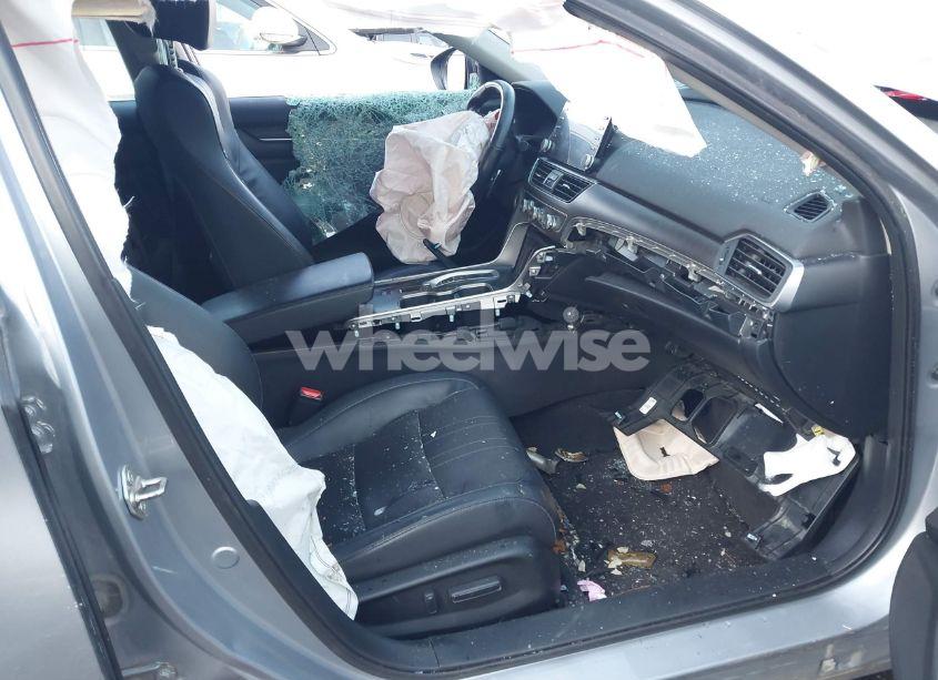 Photo 5 of 2018 Honda Accord EX-L 2.0T (VIN 1HGCV2F58JA017770)