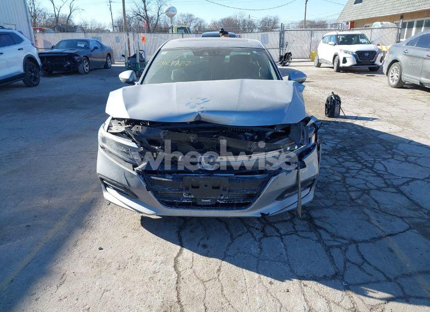 Photo 12 of 2018 Honda Accord EX-L 2.0T (VIN 1HGCV2F5XJA001912)