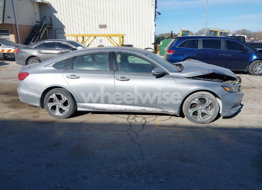 Photo 13 of 2018 Honda Accord EX-L 2.0T (VIN 1HGCV2F5XJA001912)