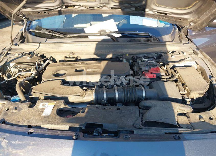 Photo 10 of 2018 Honda Accord EX-L 2.0T (VIN 1HGCV2F5XJA006480)