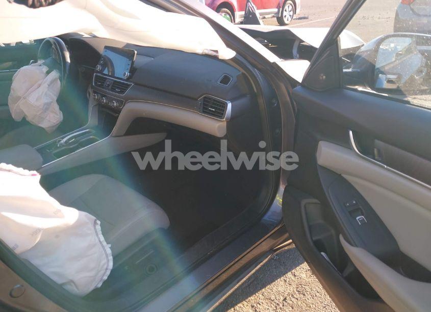 Photo 5 of 2018 Honda Accord EX-L 2.0T (VIN 1HGCV2F5XJA006480)