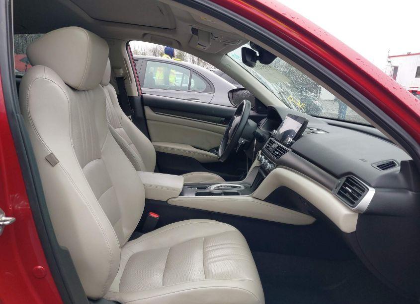 Photo 5 of 2018 Honda Accord EX-L 2.0T (VIN 1HGCV2F5XJA009525)