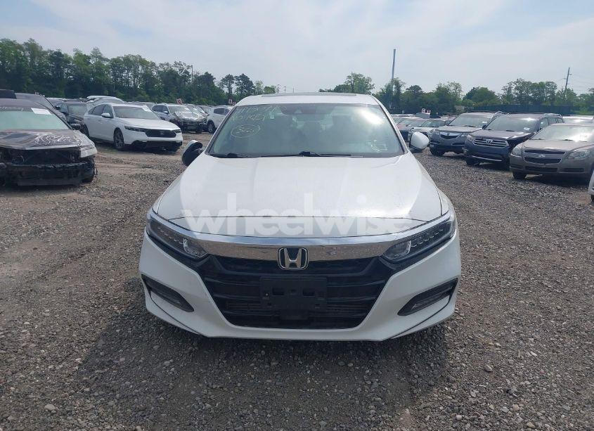 Photo 12 of 2018 Honda Accord EX-L 2.0T (VIN 1HGCV2F5XJA015485)