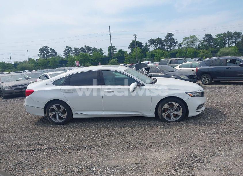 Photo 13 of 2018 Honda Accord EX-L 2.0T (VIN 1HGCV2F5XJA015485)
