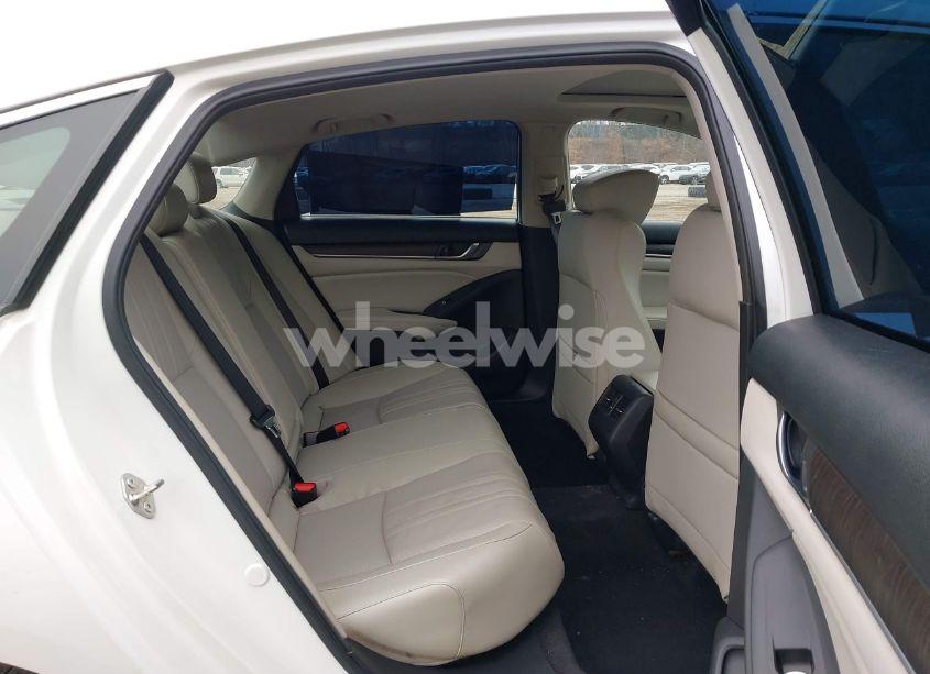 Photo 8 of 2018 Honda Accord EX-L 2.0T (VIN 1HGCV2F5XJA015485)