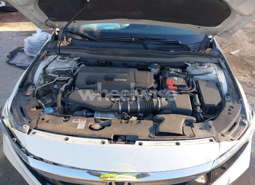Photo 10 of 2018 Honda Accord EX-L 2.0T (VIN 1HGCV2F5XJA018970)