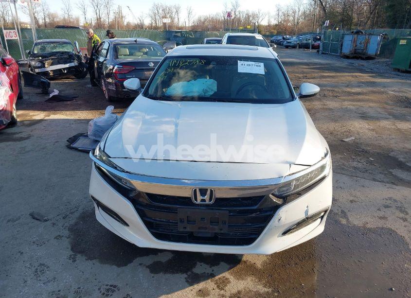 Photo 12 of 2018 Honda Accord EX-L 2.0T (VIN 1HGCV2F5XJA018970)