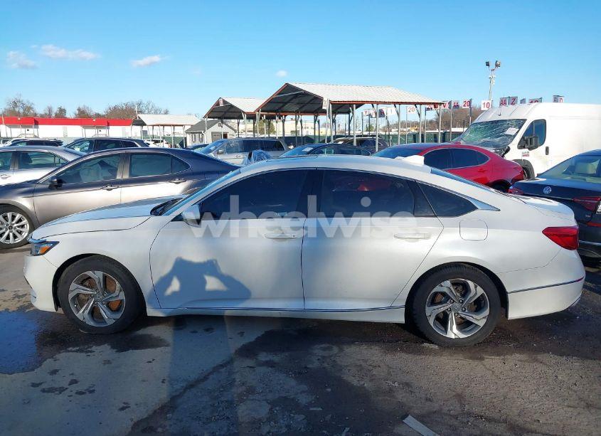 Photo 14 of 2018 Honda Accord EX-L 2.0T (VIN 1HGCV2F5XJA018970)