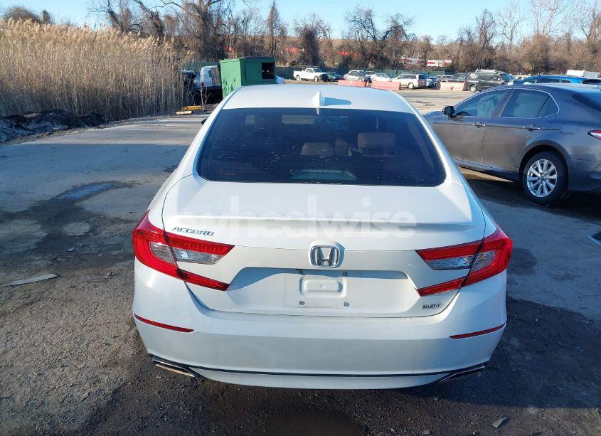 Photo 16 of 2018 Honda Accord EX-L 2.0T (VIN 1HGCV2F5XJA018970)