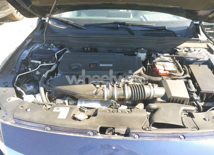 Photo 10 of 2018 Honda Accord EX-L 2.0T (VIN 1HGCV2F5XJA022145)