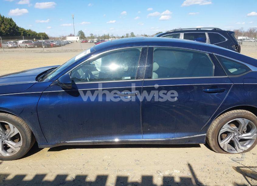 Photo 14 of 2018 Honda Accord EX-L 2.0T (VIN 1HGCV2F5XJA022145)