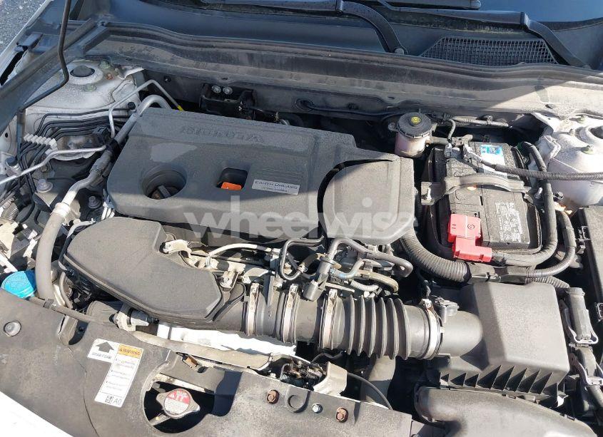 Photo 10 of 2018 Honda Accord EX-L 2.0T (VIN 1HGCV2F5XJA041620)