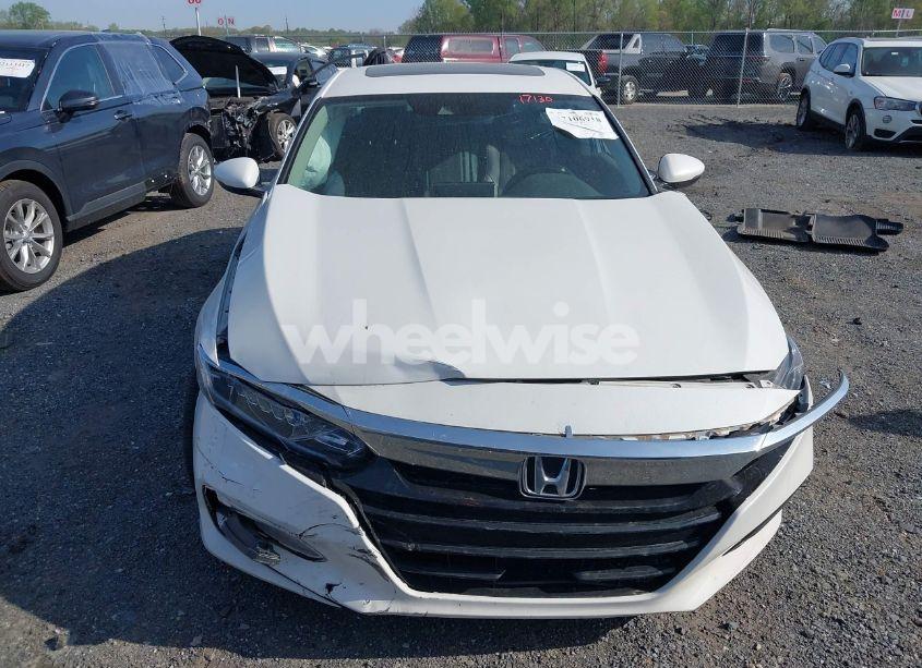 Photo 11 of 2018 Honda Accord EX-L 2.0T (VIN 1HGCV2F5XJA041620)