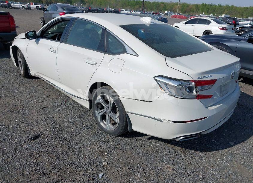 Photo 3 of 2018 Honda Accord EX-L 2.0T (VIN 1HGCV2F5XJA041620)