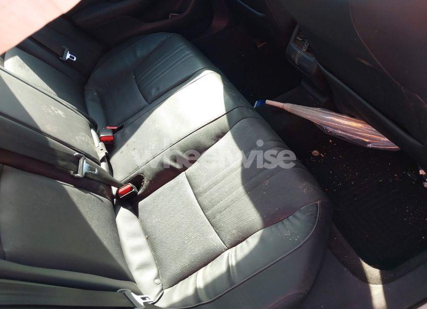 Photo 8 of 2018 Honda Accord EX-L 2.0T (VIN 1HGCV2F5XJA041620)