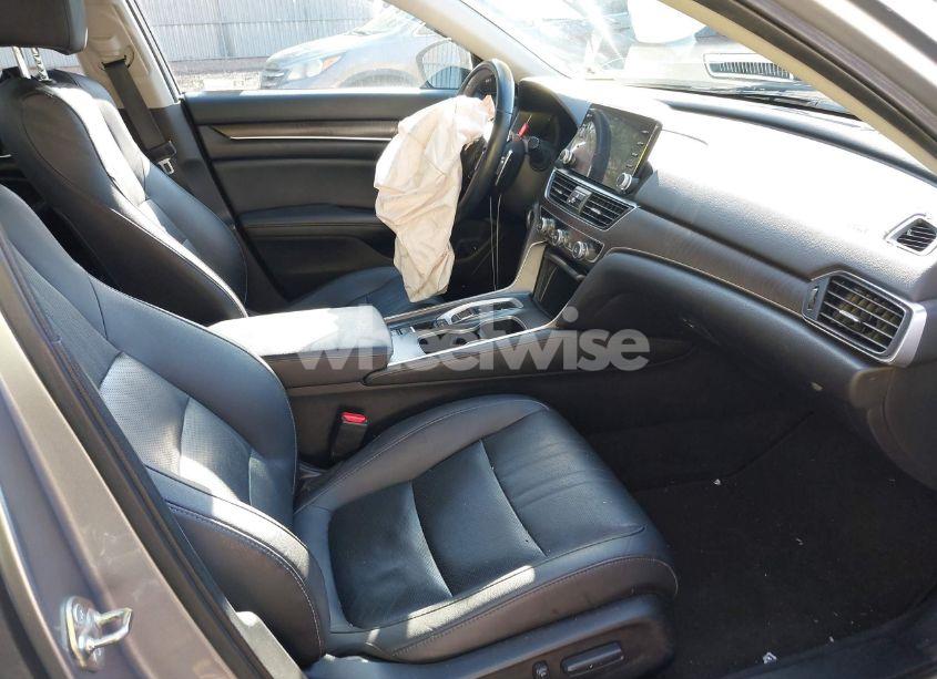 Photo 5 of 2019 Honda Accord EX-L 2.0T (VIN 1HGCV2F5XKA007856)