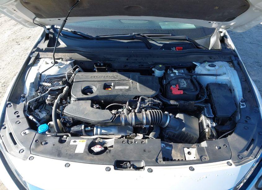 Photo 10 of 2018 Honda Accord EX-L 2.0T (VIN 1HGCV2F63JA037935)