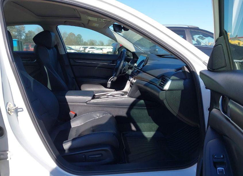 Photo 5 of 2018 Honda Accord EX-L 2.0T (VIN 1HGCV2F63JA037935)