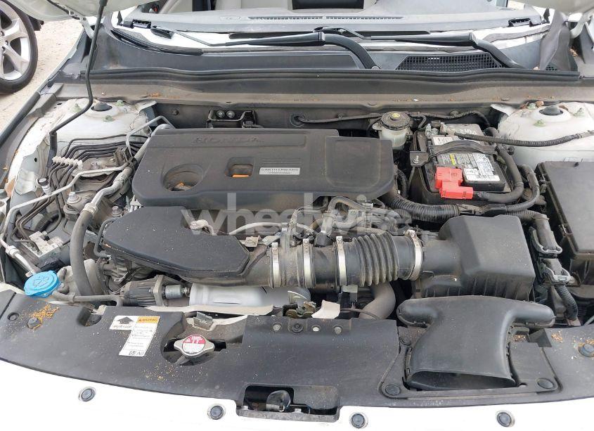 Photo 10 of 2018 Honda Accord EX-L 2.0T (VIN 1HGCV2F66JA015749)