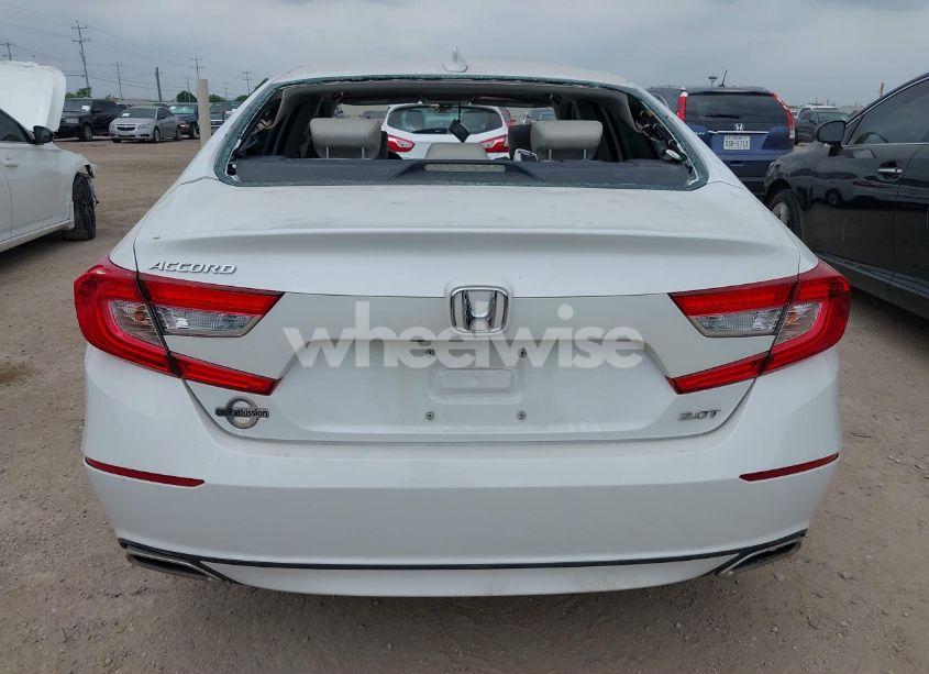 Photo 16 of 2018 Honda Accord EX-L 2.0T (VIN 1HGCV2F66JA015749)